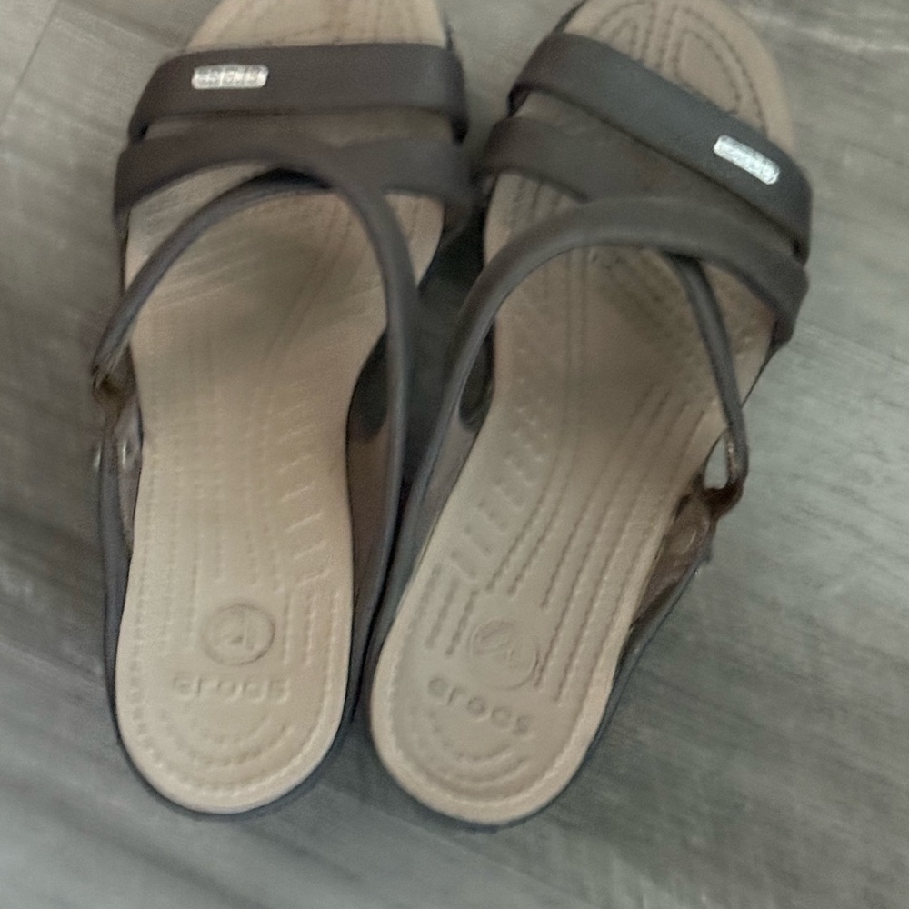 Crocs Women's Brown Sandals brand new never worn